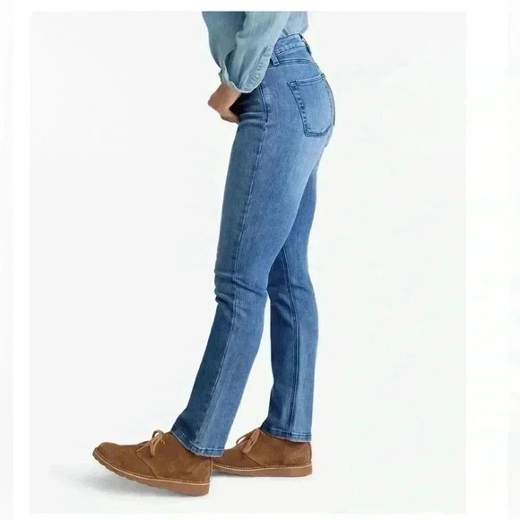 L.L. Bean Size 8 favorite fit denim jeans. EUC - Picture 3 of 16